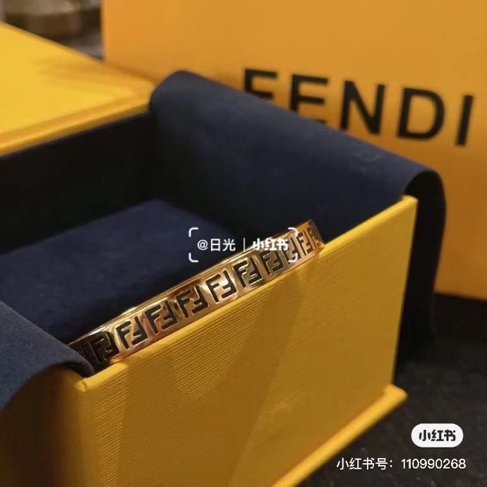 Fendi bracelet 10lyr5 (3)