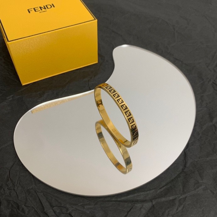 Fendi bracelet 10lyr5 (4)
