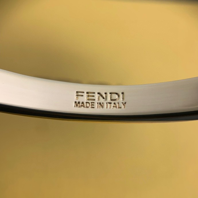 Fendi bracelet 10lyr5 (9)