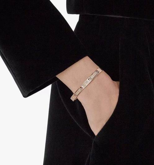 Fendi bracelet 10lyr6 (6)