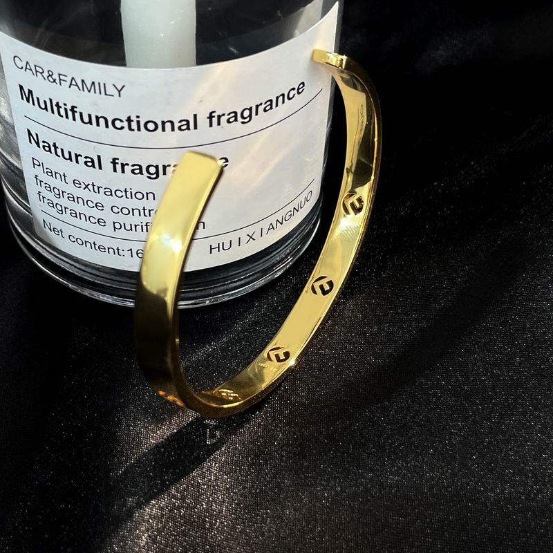 Fendi bracelet 10lyr7 (7)