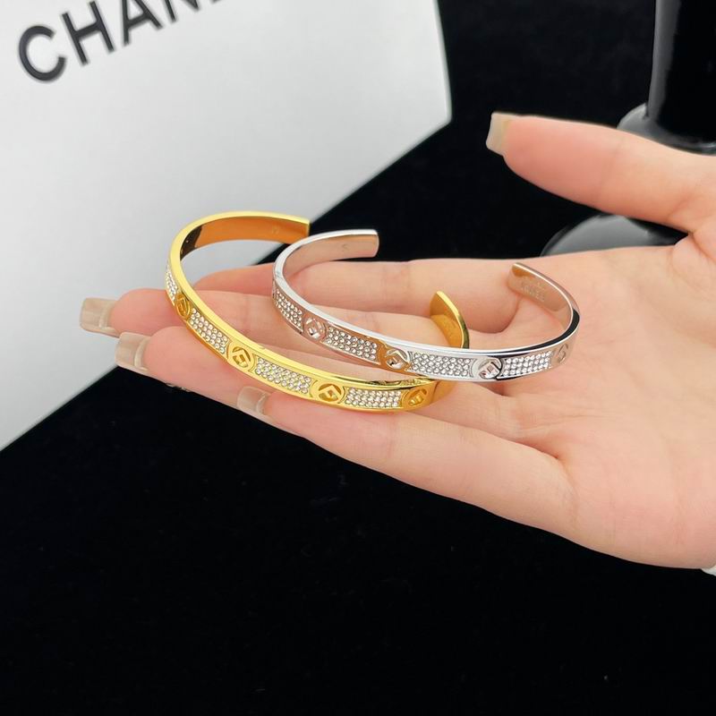 Fendi bracelet 10lyr7 (9)