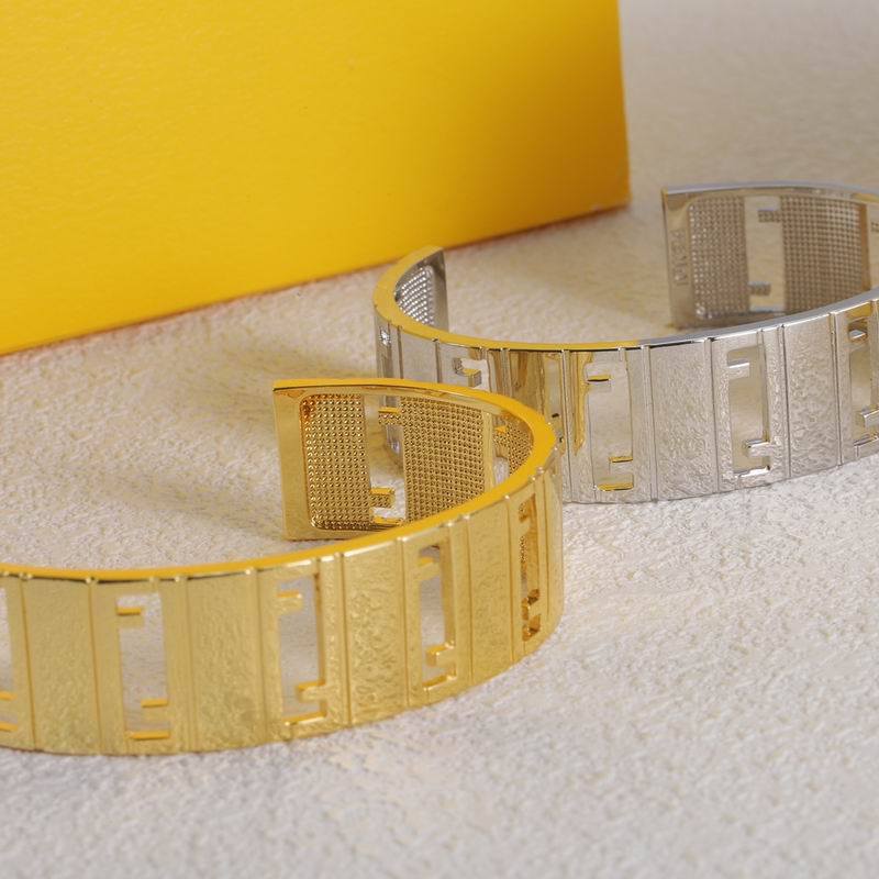 Fendi bracelet 11lyr11 (3)