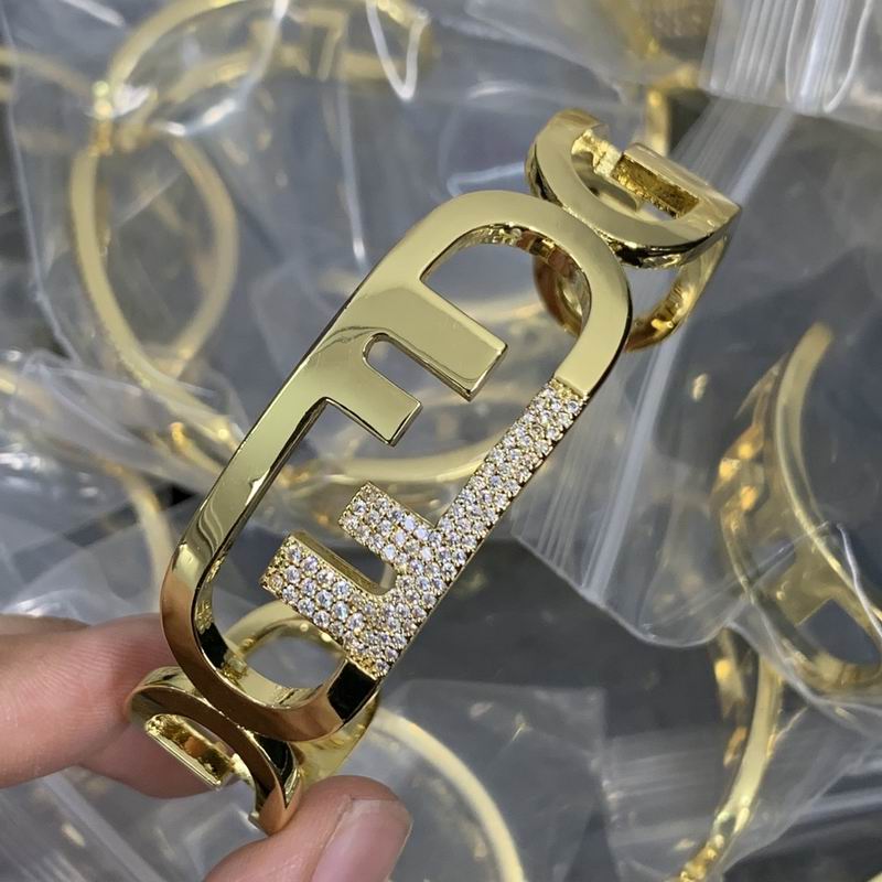 Fendi bracelet 12lyr13