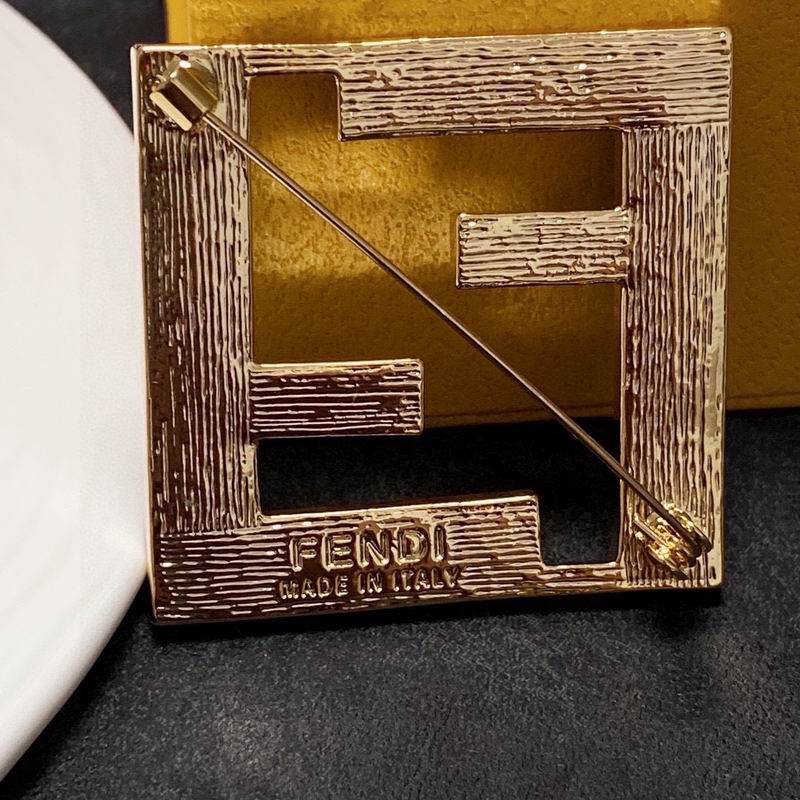 Fendi brooch 10lyr1 (7)
