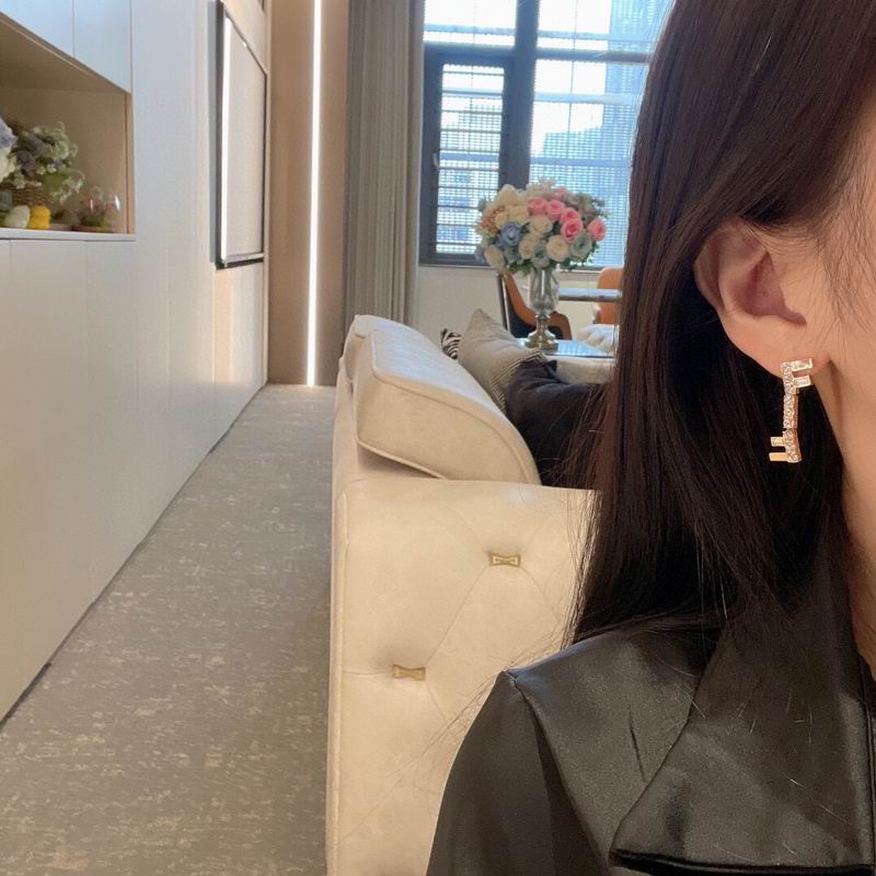 Fendi earring 10lyr16 (3)