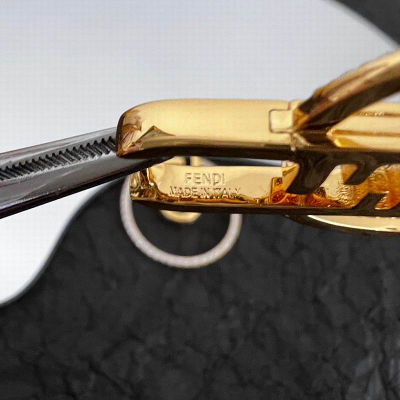 Fendi earring 10lyr25 (5)