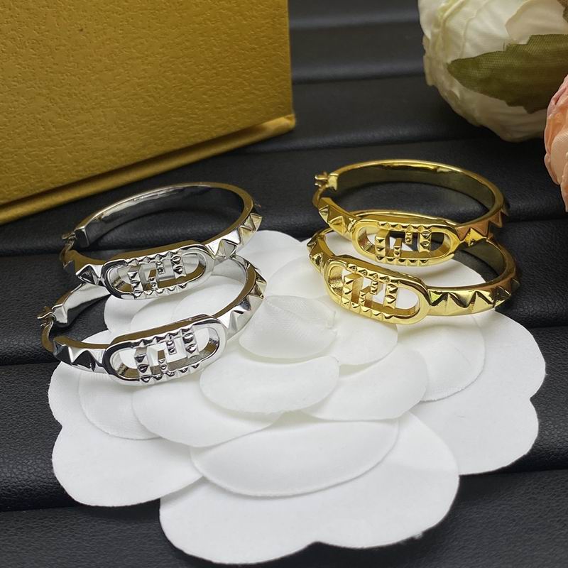 Fendi earring 12lyr49 (2)