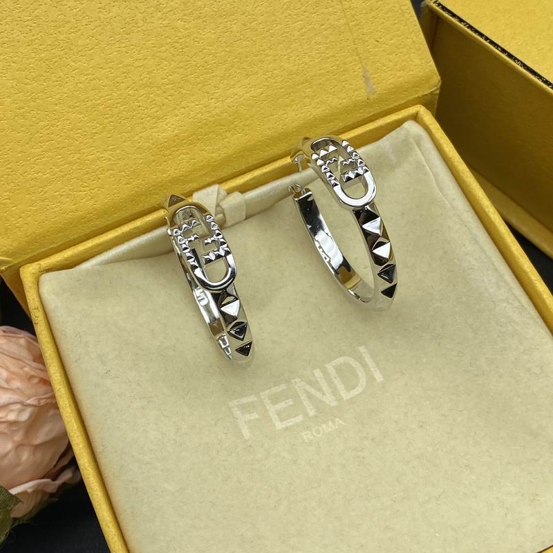 Fendi earring 12lyr49 (5)
