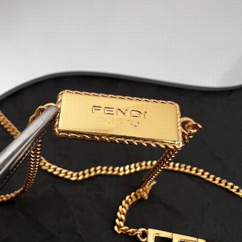 Fendi necklace 10lyr4 (4)