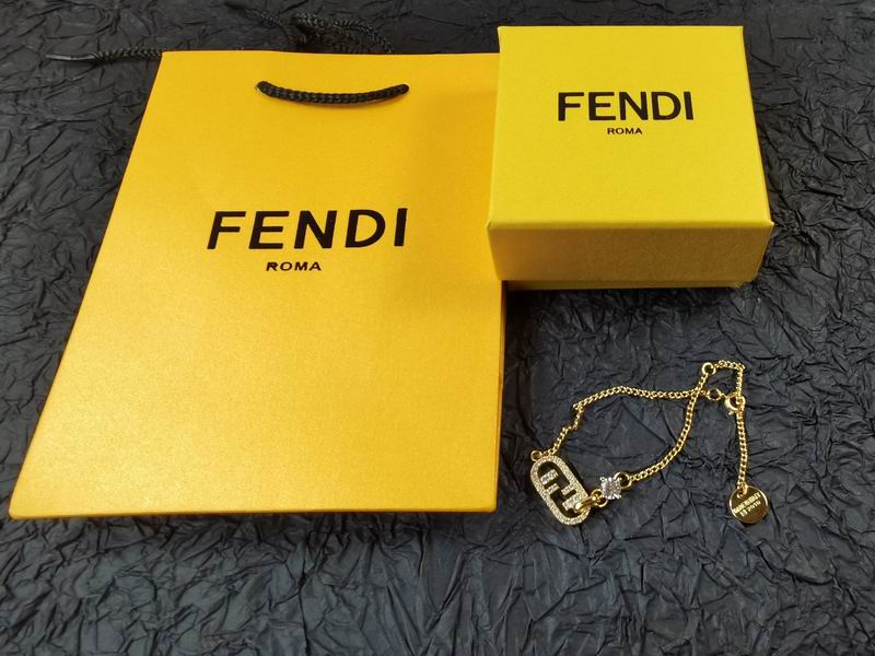 Fendi necklace 11lyr8 (1)
