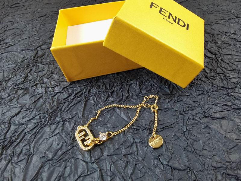 Fendi necklace 11lyr8 (2)