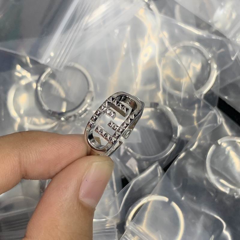 Fendi ring 01lyr14