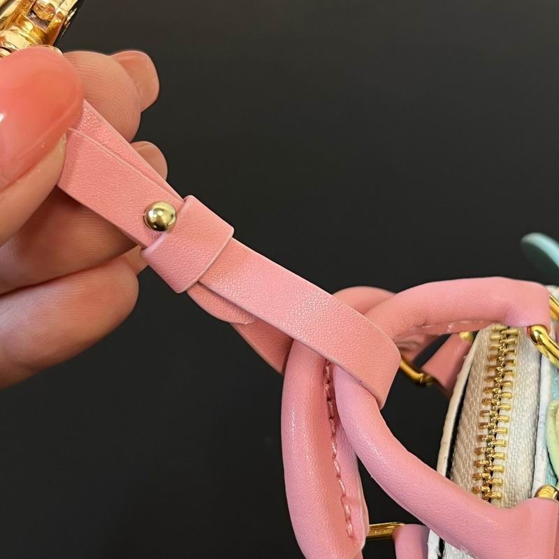 LV keyring lyh130 (7)