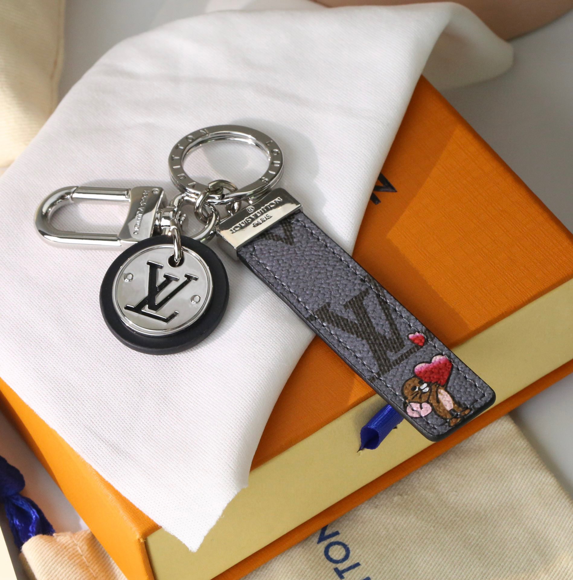 LV keyring lyh176 (1)