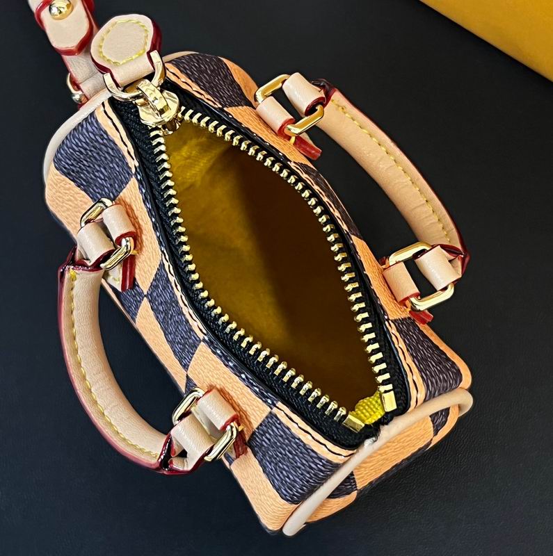 LV keyring lyh32 (6)