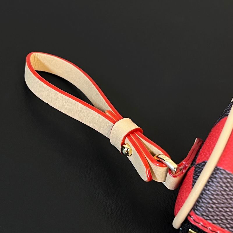 LV keyring lyh33 (8)