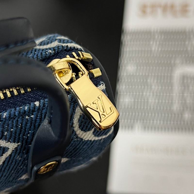 LV keyring lyh70 (9)