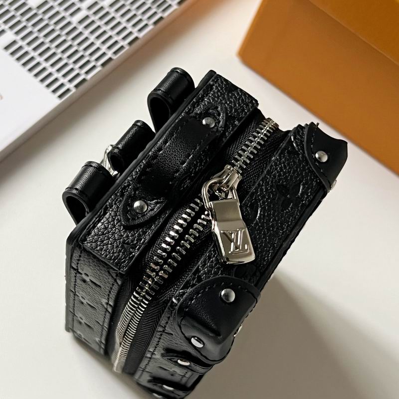 LV keyring lyh83 (5)