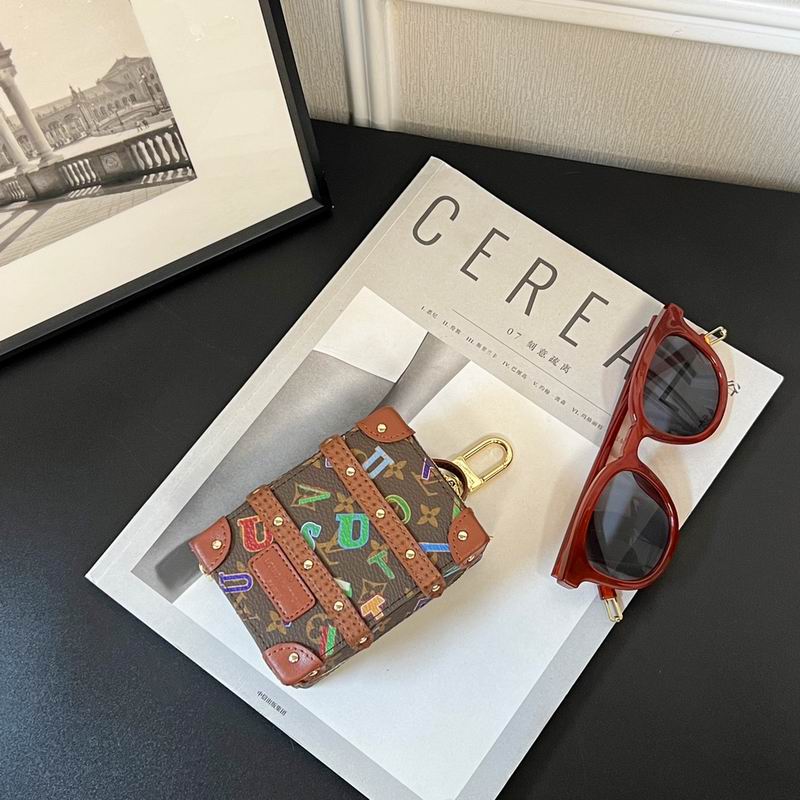 LV keyring lyh85 (1)