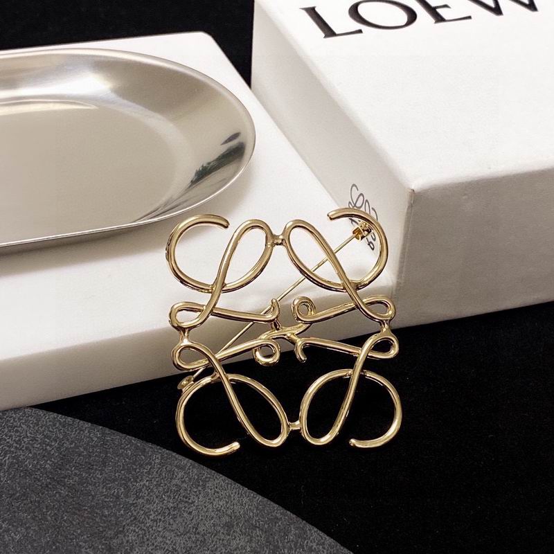 Loewe brooch 09lyw3 (5)