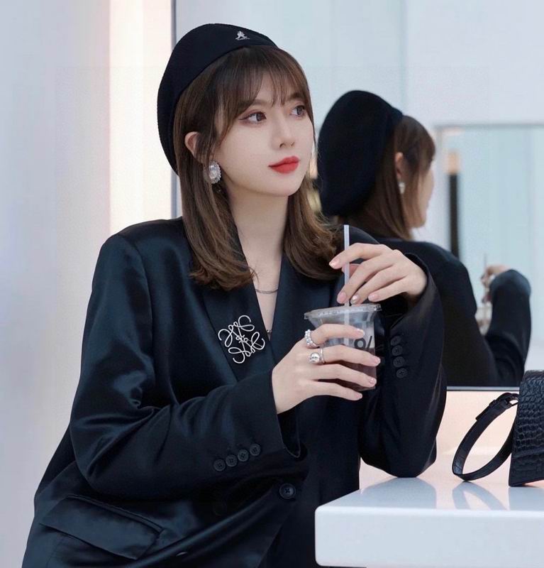 Loewe brooch 10lyw4 (5)