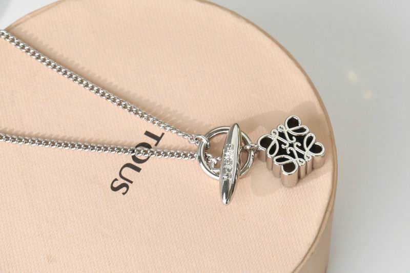 Loewe necklace 09lyw3 (3)