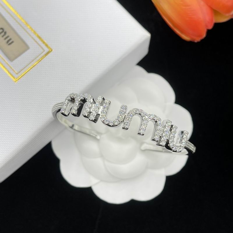 MiuMiu Bracelet 09lyr1 (16)