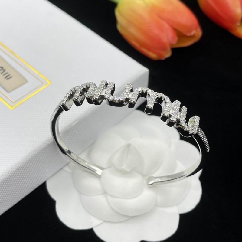 MiuMiu Bracelet 09lyr1 (17)