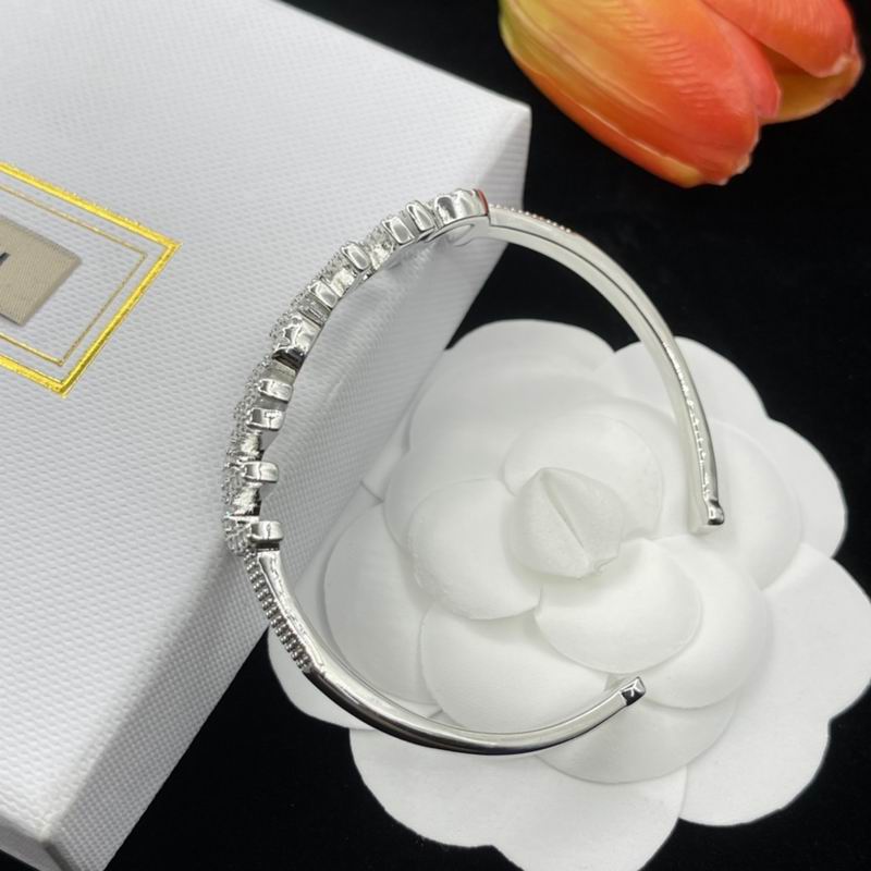 MiuMiu Bracelet 09lyr1 (18)