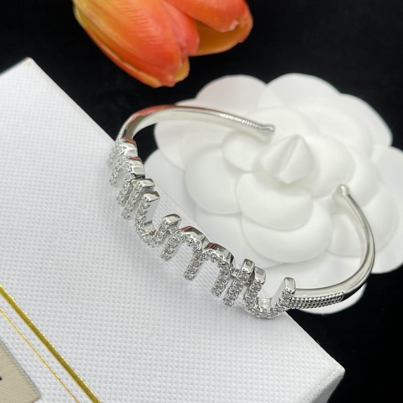 MiuMiu Bracelet 09lyr1 (19)