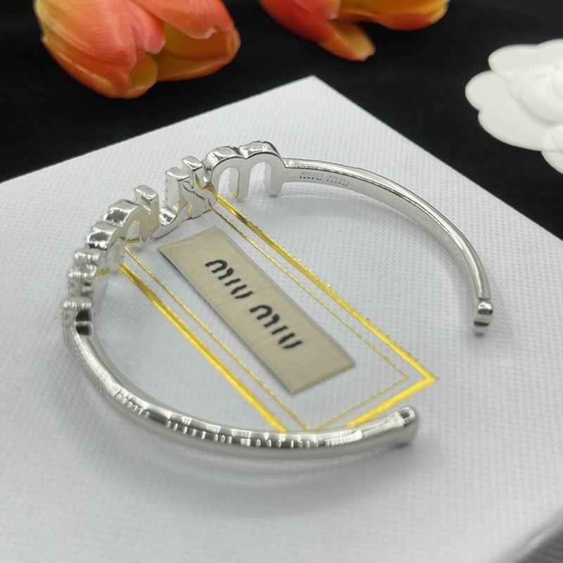 MiuMiu Bracelet 09lyr1 (21)