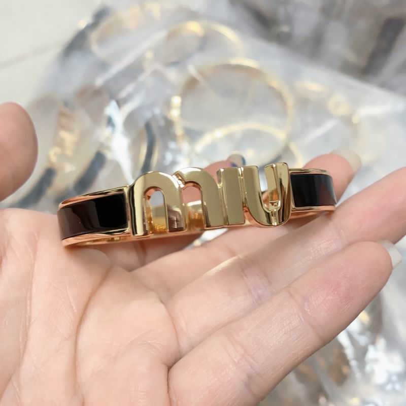 MiuMiu Bracelet 11lyr2 (2)