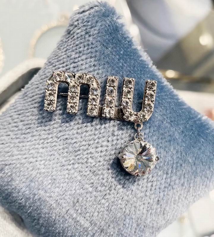 MiuMiu brooch 09lyr1(4)