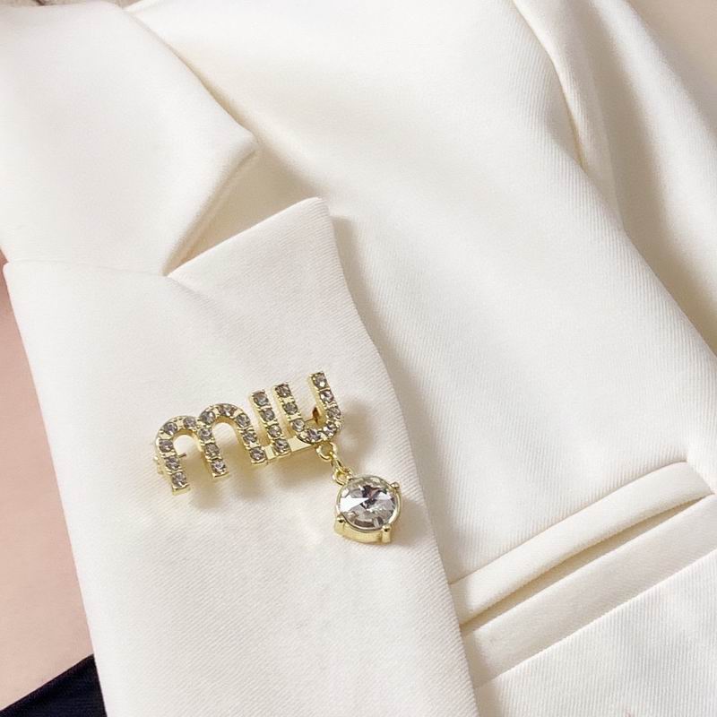 MiuMiu brooch 09lyr1 (4)