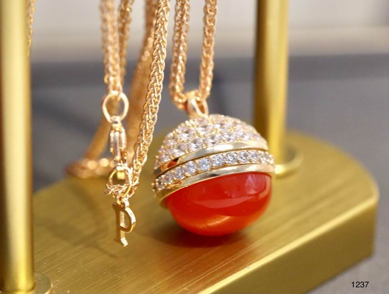 Piaget necklace 11lyx2 (4)