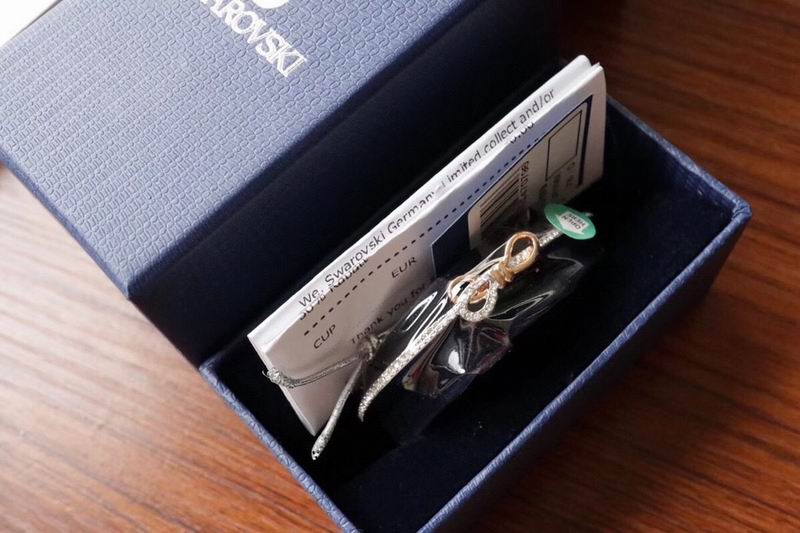 Swarovski Bracelet 01lyr18 (2)