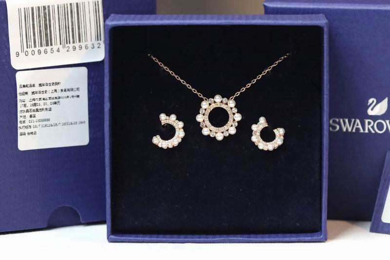 Swarovski Necklace 03lyr118 (1)