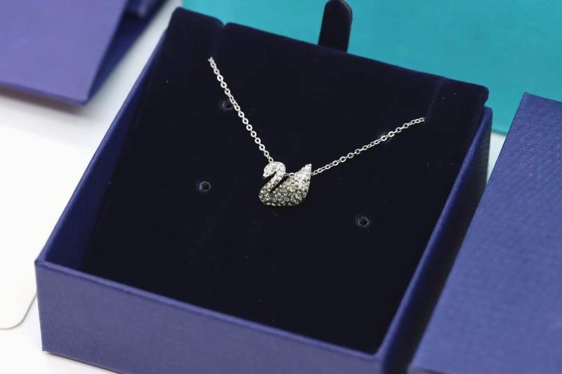 Swarovski Necklace 03lyr132 (1)