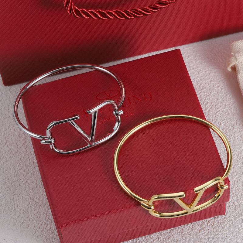 Valentino bracelet 11lyx6 (2)