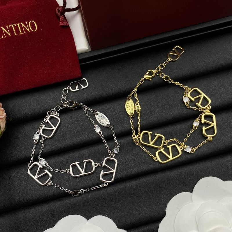 Valentino bracelet 12lyx7 (2)