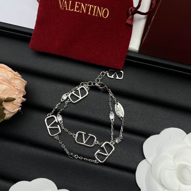 Valentino bracelet 12lyx7 (3)