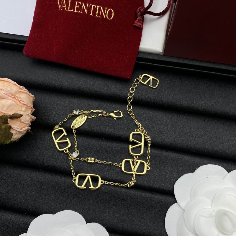 Valentino bracelet 12lyx7 (5)