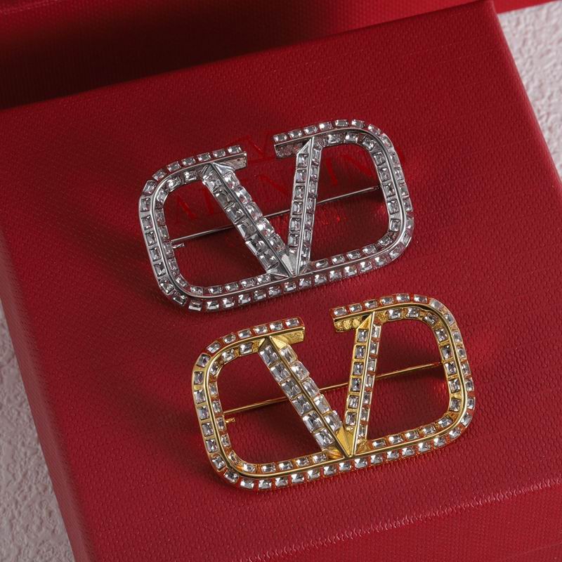 Valentino brooch 12lyx5 (3)