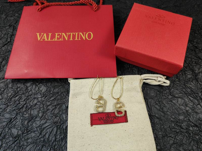 Valentino earring 11lyx14 (2)