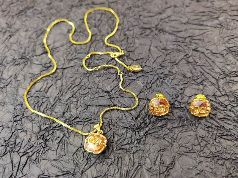 Valentino earring 11lyx17 (7)