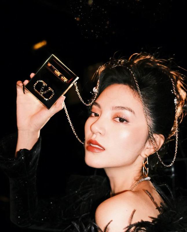 Valentino earring 11lyx18 (4)