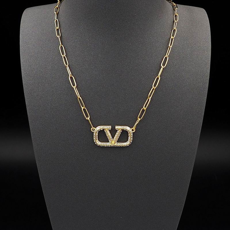 Valentino necklace 11lyx3 (2)