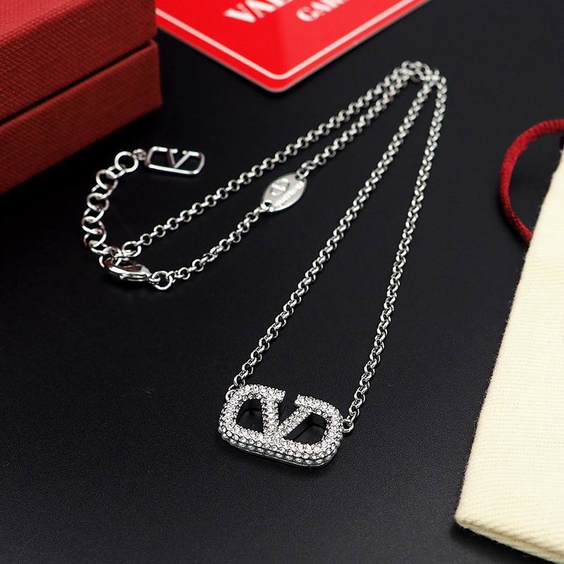 Valentino necklace 11lyx4 (12)