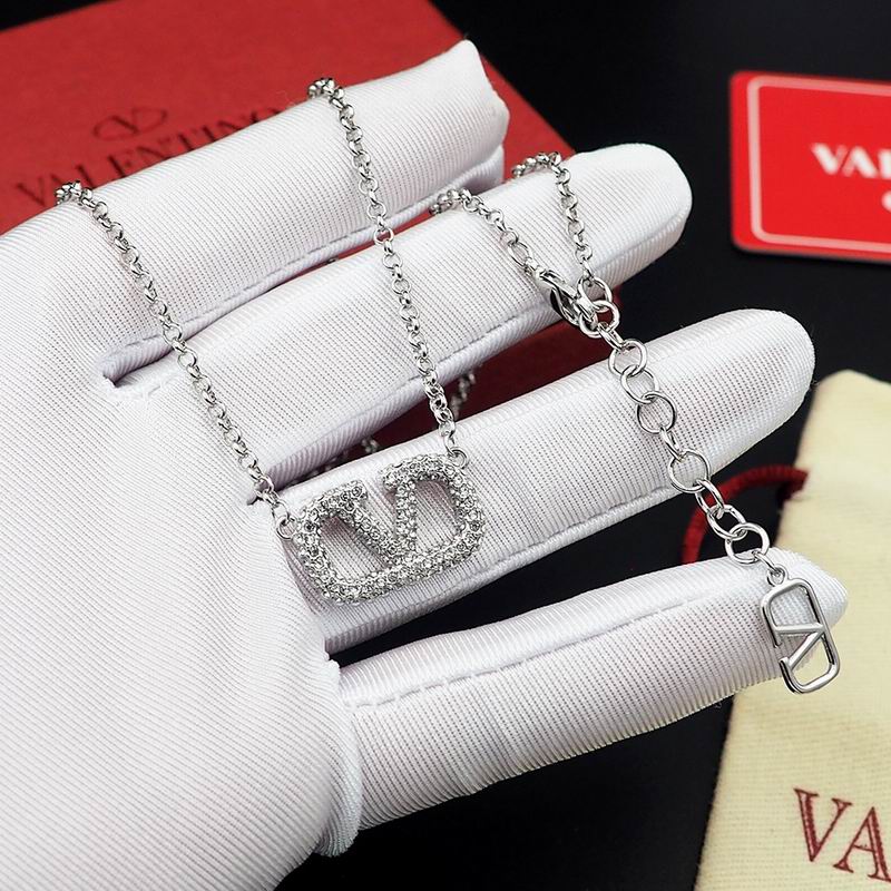 Valentino necklace 11lyx4 (16)